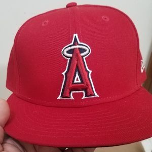 New Era: MLB L.A. Angels fitted hat. Size 7 1/2